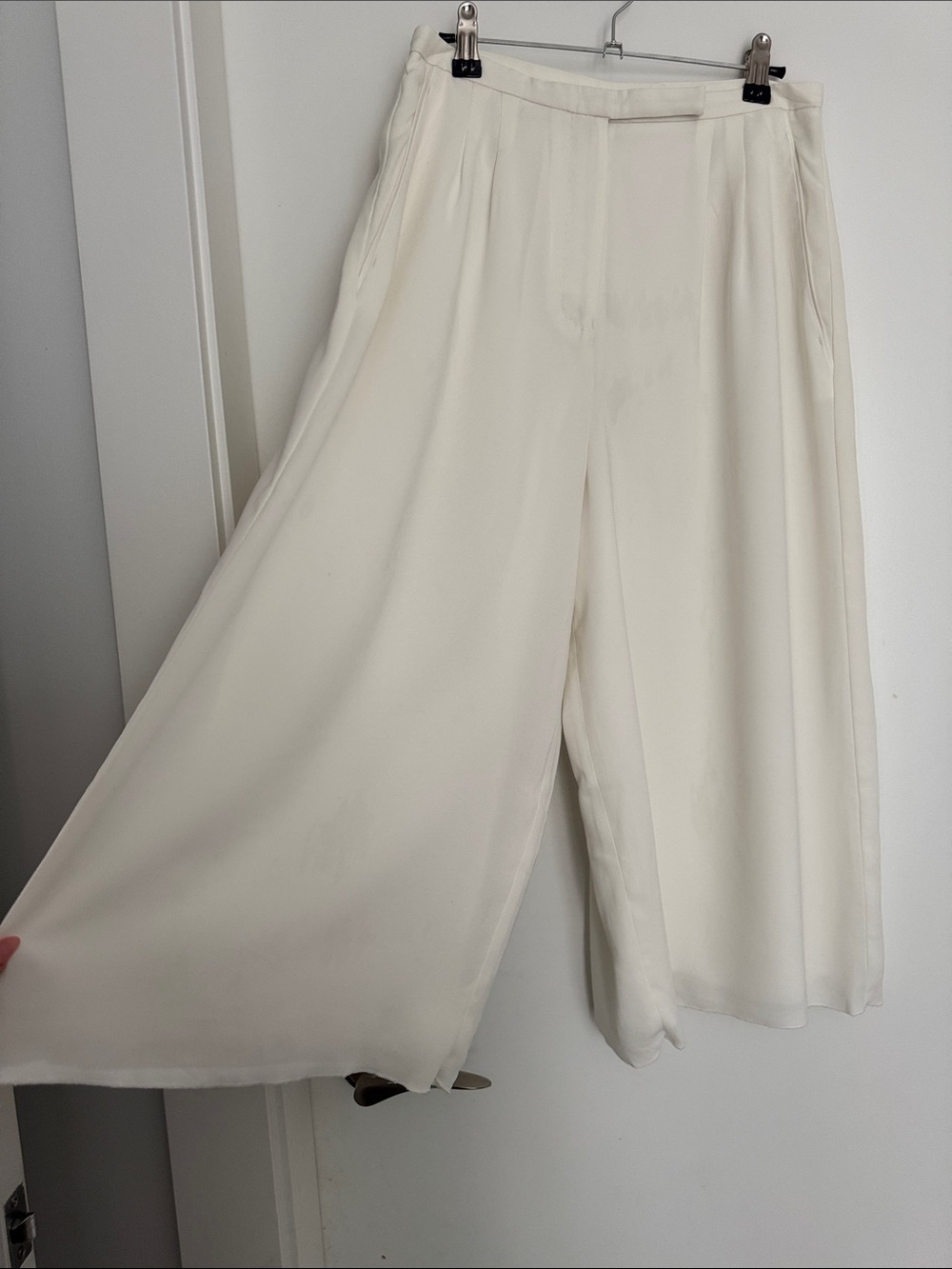 Babaton White Wide Leg Culotte Pants Japanese Fabric Size 4